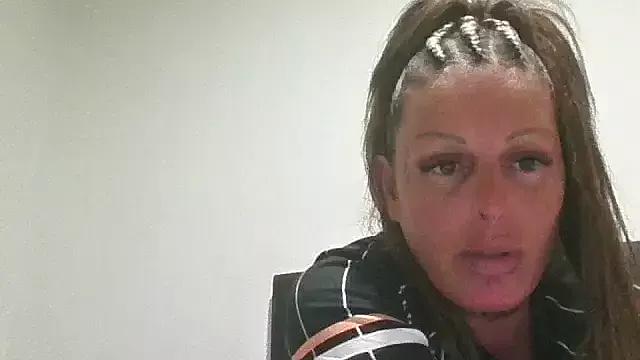 Freechat canariamorbosa on StripChat