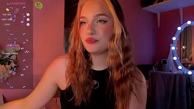 Freechat CarolineLovers on StripChat