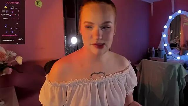 Freechat CarolineLovers on StripChat