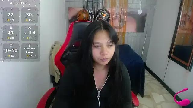 Freechat Charis_21 on StripChat