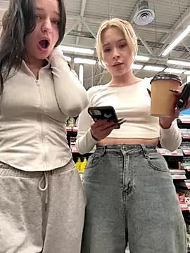 Freechat Cum_girlss on StripChat