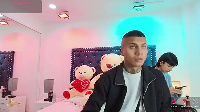 Freechat Damian_and_roxanne on StripChat