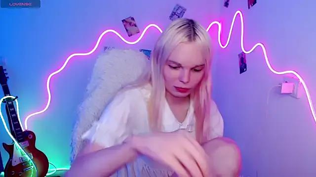 Freechat Emily_Nyaffee on StripChat