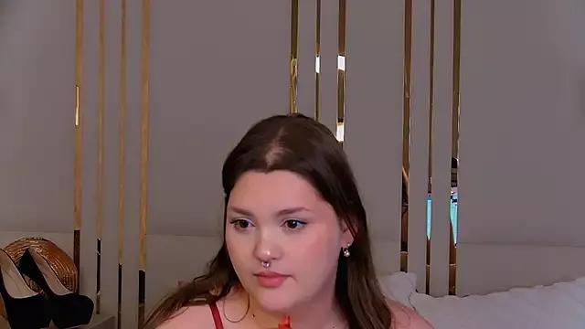 Freechat EmilyHyde on StripChat