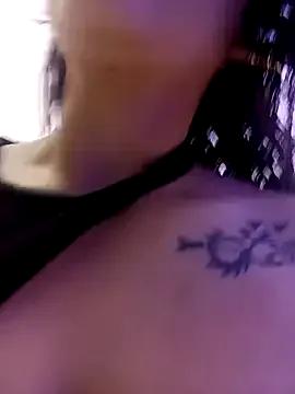 Freechat Fox_Roxxan on StripChat