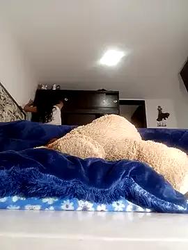 Freechat Fox_Roxxan on StripChat