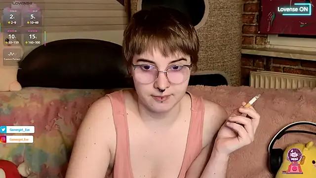 Freechat GamerGirl_Eve on StripChat