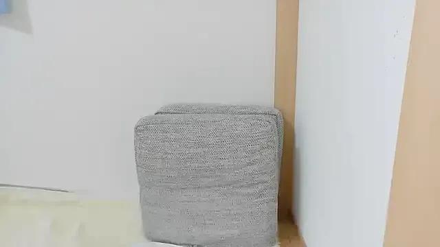 Group Hana-ta on StripChat