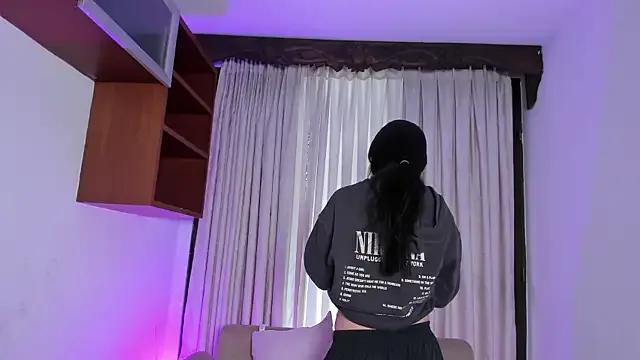 HannaRhodes — Touch soft and vibes with domi 