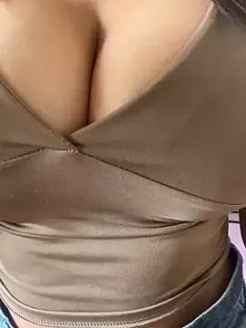 Freechat izanmiller2001 on StripChat