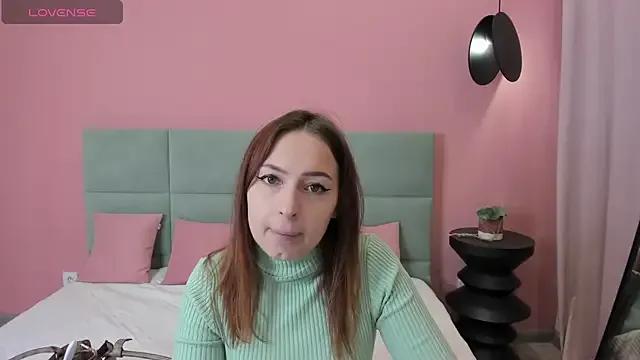 StripChat KetrinWhite is Freechat KetrinWhite — spread my legs + play with ym pussy