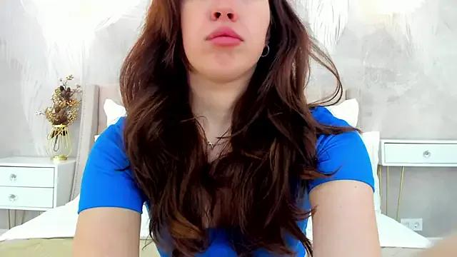 Freechat KimberlyBond on StripChat