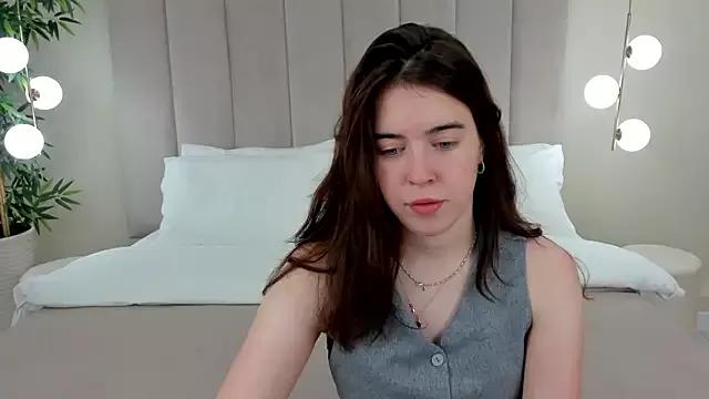 Freechat KimberlyBond on StripChat