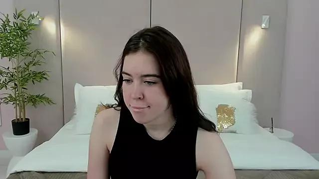 Freechat KimberlyBond on StripChat