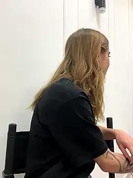 Freechat KiraMyers on StripChat