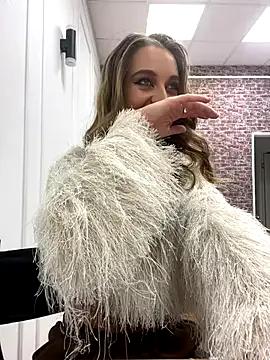 Freechat KiraMyers on StripChat