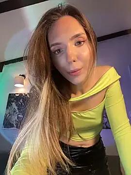 Group LINA_ALL_EYES_ON_YOU on StripChat