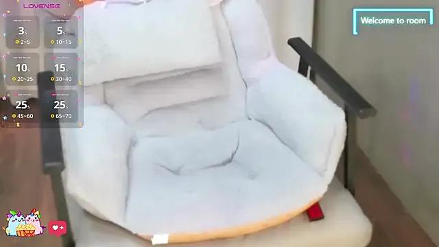 LINLIN-2025 on StripChat 