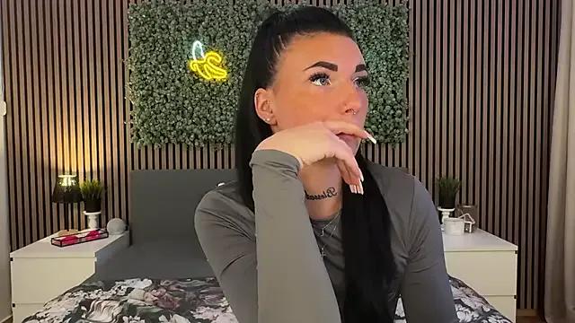 Freechat LizaRoxx on StripChat