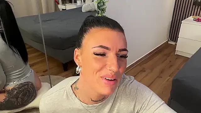 Freechat LizaRoxx on StripChat