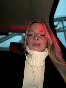 Freechat LoraaDoll on StripChat