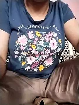 Love_bitsss — Nude dance in public live 