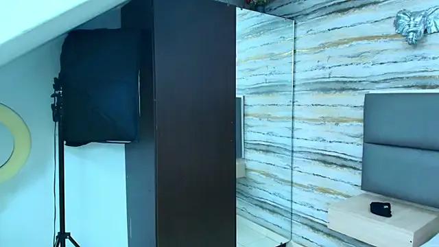 Freechat Lovers_21 on StripChat