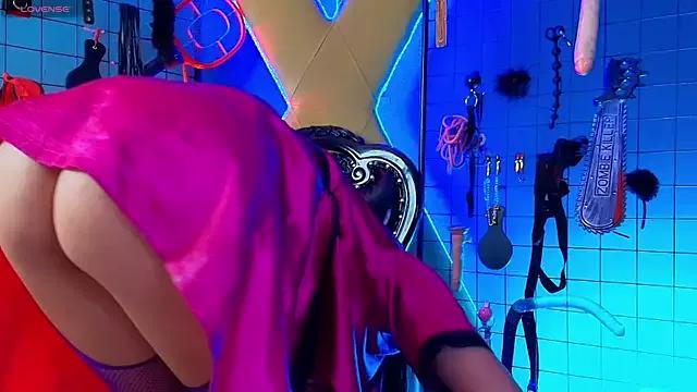 Freechat lucy_queensss on StripChat