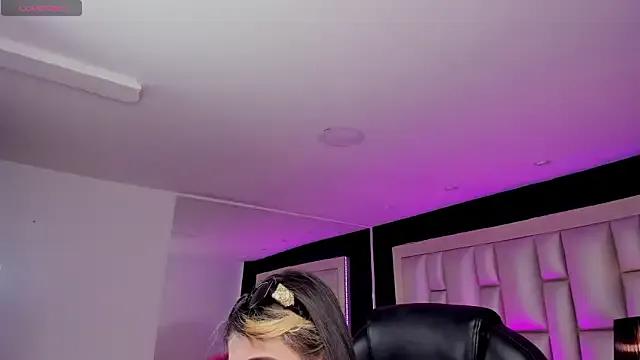 Freechat LuisaJonnes_ on StripChat