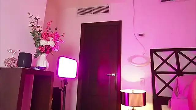 Freechat LunaMystyque on StripChat