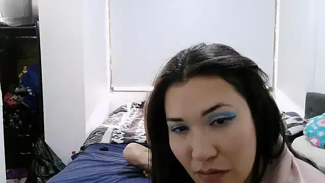 Freechat luxandracon23 on StripChat