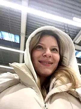 StripChat MaryHiggins is Freechat MaryHiggins — Naked sucking a dildo