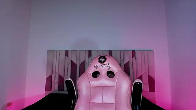 Freechat mia_stanfort on StripChat