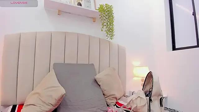 Freechat Mia_thompson_19 on StripChat