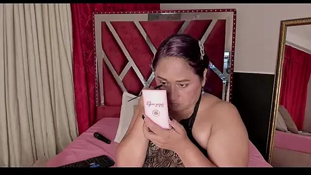 Freechat MicaelaHot_ on StripChat