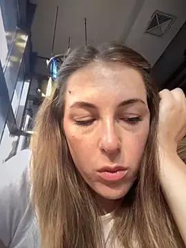 Freechat MommmyYummy on StripChat