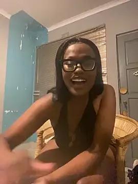 Freechat Moonzy77 on StripChat