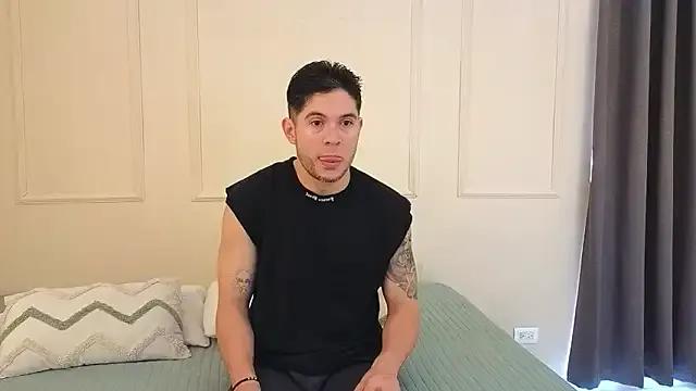 Group mr_danni on StripChat