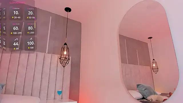 Freechat my_friends_mom on StripChat