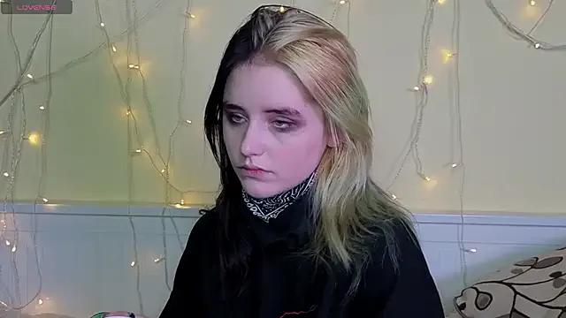 PortiaHedge — lick finger