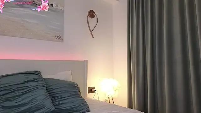 Private ReyaSophia on StripChat