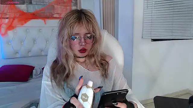Freechat rihonna_hs8 on StripChat