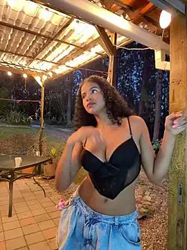 Freechat Rose-andres on StripChat