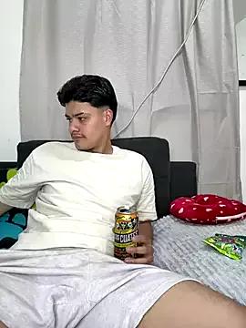 Freechat Rose-andres on StripChat