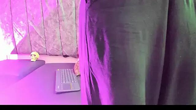 Freechat Rowan_Mills on StripChat