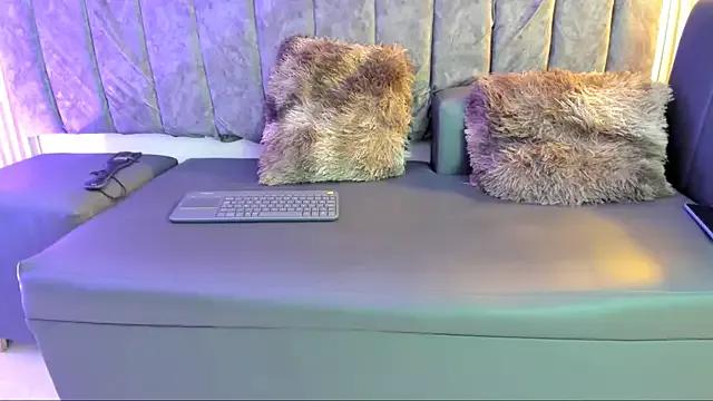 Freechat Rowan_Mills on StripChat