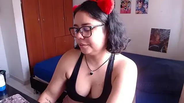 Freechat saenz_eymi on StripChat