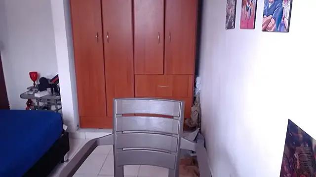 Freechat saenz_eymi on StripChat