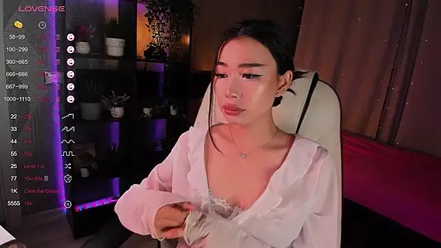 Freechat sensualily on StripChat