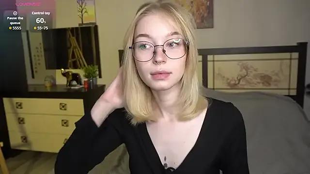 Freechat ShanelTunon on StripChat